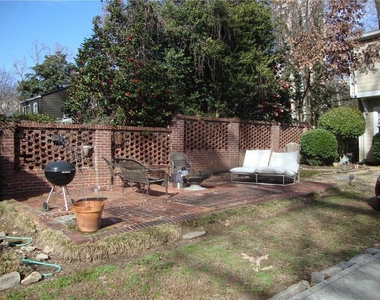 3644 Kingsboro Road Ne - Photo Thumbnail 5