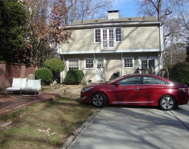 3644 Kingsboro Road Ne - Photo Thumbnail 4