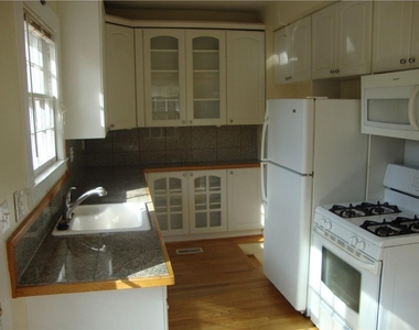 3644 Kingsboro Road Ne - Photo Thumbnail 3