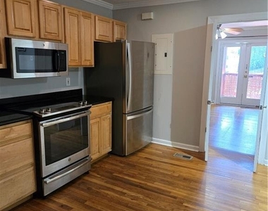 317 8th Street Ne - Photo Thumbnail 3