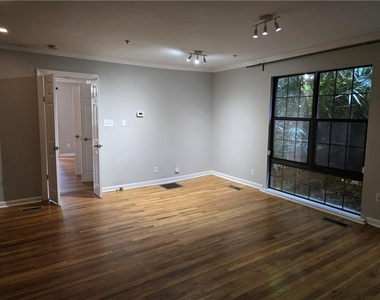 317 8th Street Ne - Photo Thumbnail 2