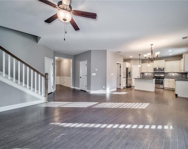4914 Whisper Creek Court - Photo Thumbnail 9