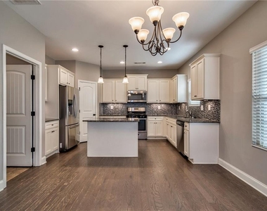 4914 Whisper Creek Court - Photo Thumbnail 11