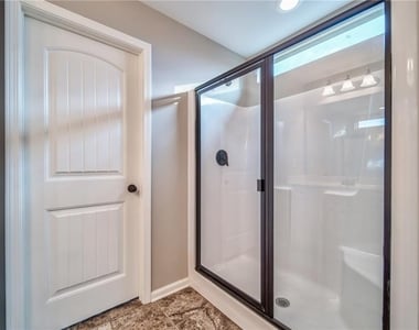 4914 Whisper Creek Court - Photo Thumbnail 27