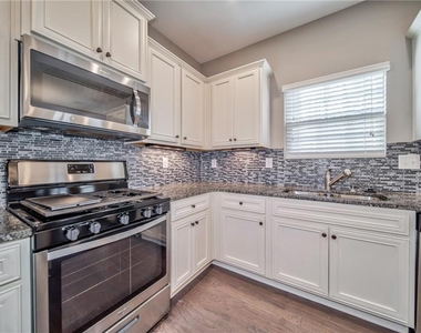 4914 Whisper Creek Court - Photo Thumbnail 16