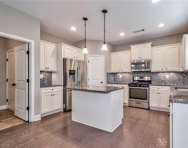 4914 Whisper Creek Court - Photo Thumbnail 13
