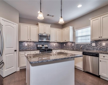 4914 Whisper Creek Court - Photo Thumbnail 12