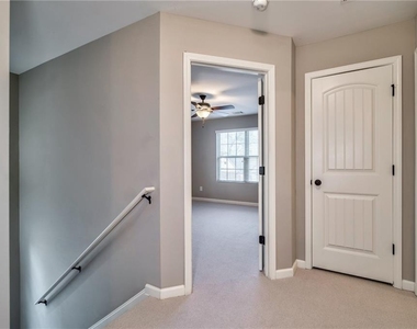 4914 Whisper Creek Court - Photo Thumbnail 18