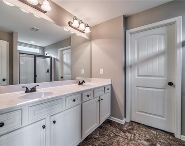 4914 Whisper Creek Court - Photo Thumbnail 26