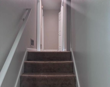 1634 Kimble Drive Sw - Photo Thumbnail 4