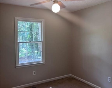 1634 Kimble Drive Sw - Photo Thumbnail 6