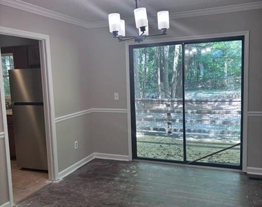 1634 Kimble Drive Sw - Photo Thumbnail 3
