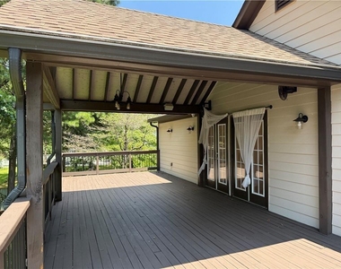 412 Hickory Walk - Photo Thumbnail 8