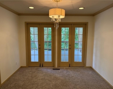 412 Hickory Walk - Photo Thumbnail 6