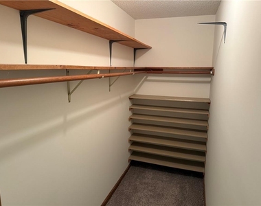 412 Hickory Walk - Photo Thumbnail 13