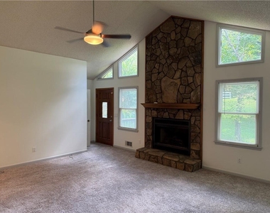 412 Hickory Walk - Photo Thumbnail 1