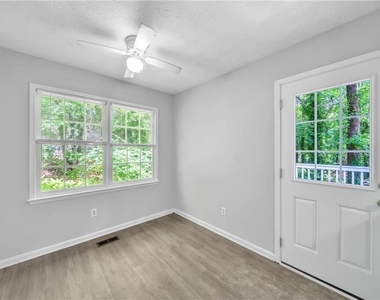 608 Wood Ridge Drive - Photo Thumbnail 5