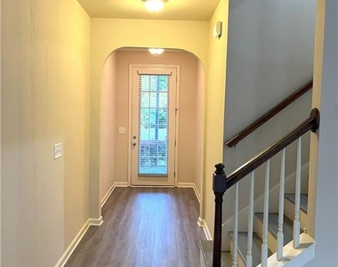 3689 Brockenhurst Drive - Photo Thumbnail 1