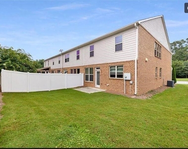 3689 Brockenhurst Drive - Photo Thumbnail 10