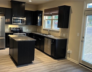 3689 Brockenhurst Drive - Photo Thumbnail 3