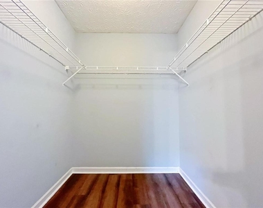 3060 Oak Meadow Drive - Photo Thumbnail 30