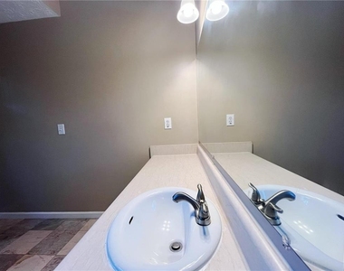 3060 Oak Meadow Drive - Photo Thumbnail 21