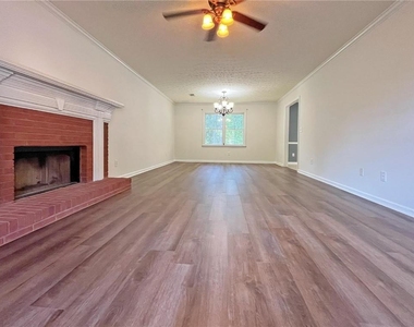3060 Oak Meadow Drive - Photo Thumbnail 6