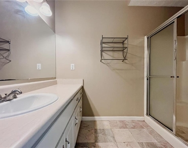3060 Oak Meadow Drive - Photo Thumbnail 20