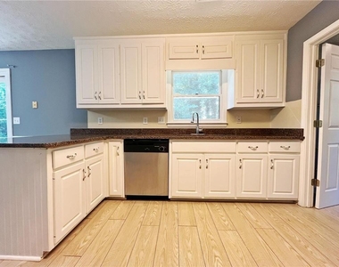 3060 Oak Meadow Drive - Photo Thumbnail 11