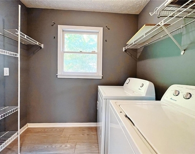 3060 Oak Meadow Drive - Photo Thumbnail 14