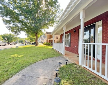 3060 Oak Meadow Drive - Photo Thumbnail 2