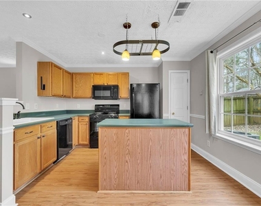 225 Osmanthus Way - Photo Thumbnail 4