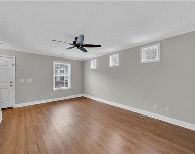 225 Osmanthus Way - Photo Thumbnail 10