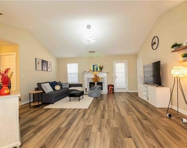 199 Amelia Creek Way - Photo Thumbnail 4