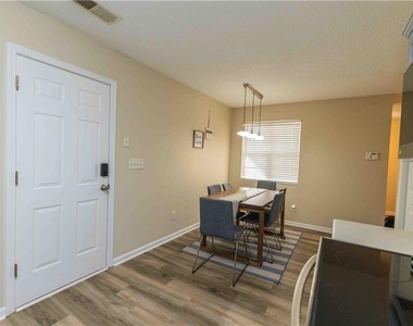199 Amelia Creek Way - Photo Thumbnail 14