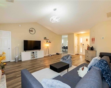 199 Amelia Creek Way - Photo Thumbnail 7