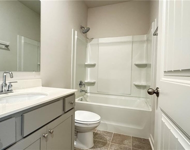 285 Vista Lane - Photo Thumbnail 4