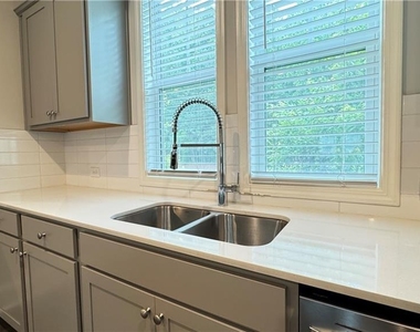 285 Vista Lane - Photo Thumbnail 9