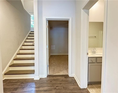 285 Vista Lane - Photo Thumbnail 2