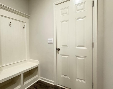 285 Vista Lane - Photo Thumbnail 1