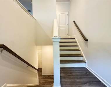 285 Vista Lane - Photo Thumbnail 5