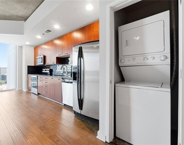 3324 Peachtree Road Ne - Photo Thumbnail 16