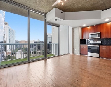 3324 Peachtree Road Ne - Photo Thumbnail 6