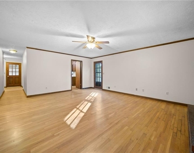 1131 Lafayette Drive Sw - Photo Thumbnail 9