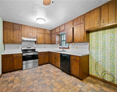1131 Lafayette Drive Sw - Photo Thumbnail 3