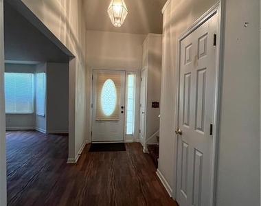 5420 Sapphire Circle - Photo Thumbnail 5