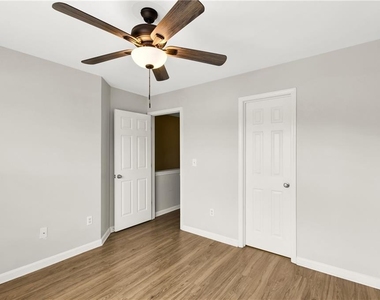 3160 Mill Springs Circle - Photo Thumbnail 20
