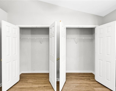 3160 Mill Springs Circle - Photo Thumbnail 16