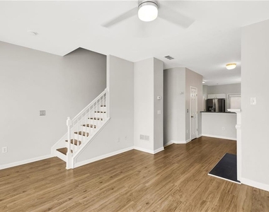 3160 Mill Springs Circle - Photo Thumbnail 5