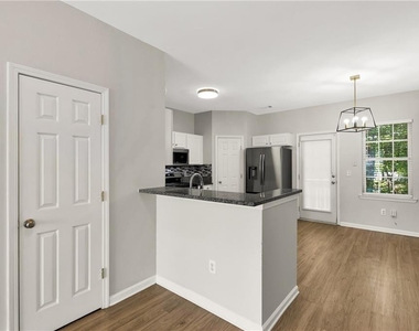 3160 Mill Springs Circle - Photo Thumbnail 7